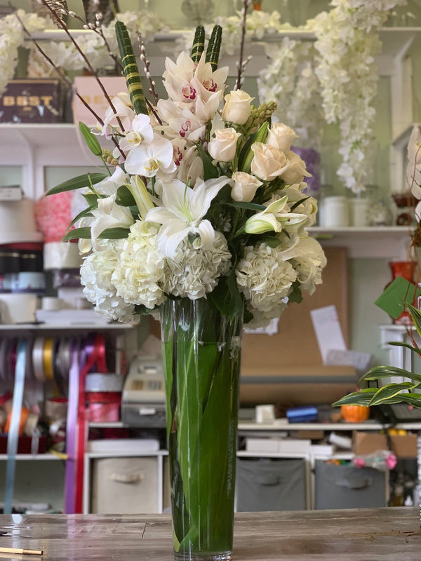 Soft Whites | Flower Shop West Los Angeles